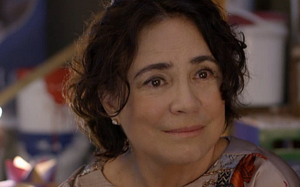 Esther (Regina Duarte) fica decepcionada com espanto do ex-namorado em Sete Vidas, novela das seis - Reprodução/TV Globo