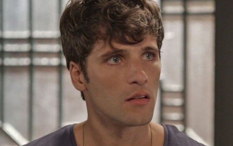 Bruno Gagliasso (Murilo) em cena de Babilônia; cafetão será assassinado na novela das nove - Reprodução/TV Globo