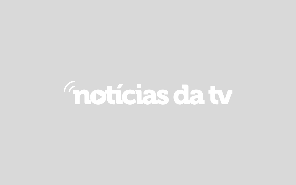 Felipe Simas (Jonatas) e Carla Salle (Leila) em cena de Totalmente Demais, novela das sete - Reprodução/TV Globo