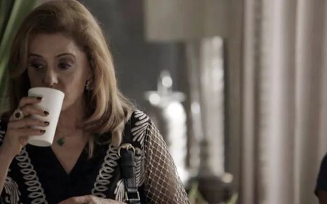 Sophia (Marieta Severo) provará do próprio veneno no capítulo desta quinta-feira (28) - Reprodução/TV Globo