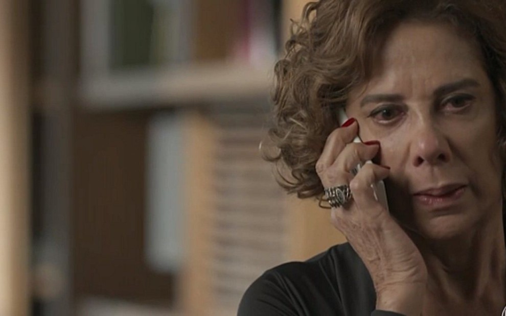 Angela Vieira (Lígia) em cena de Pega Pega; madame vai ser mandante de atentado - Reprodução/TV Globo