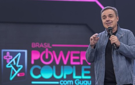 Gugu Liberato no comando do Power Couple em 2018: apresentador achava que ele não daria certo no reality - DIVULGAÇÃO/RECORD