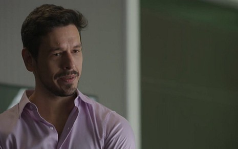 João Vicente de Castro (Lázaro) em Rock Story; vilão usará Mariane para se vingar do rival - Reprodução/TV Globo