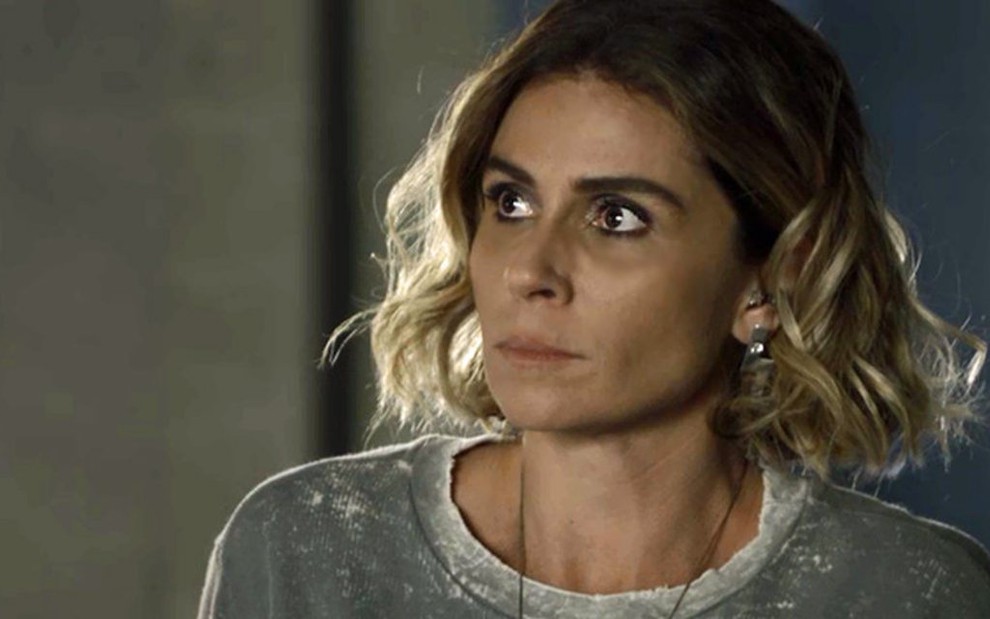 Luzia (Giovanna Antonelli) entenderá que foi alvo de armação de Laureta (Adriana Esteves) - Reprodução/Globo