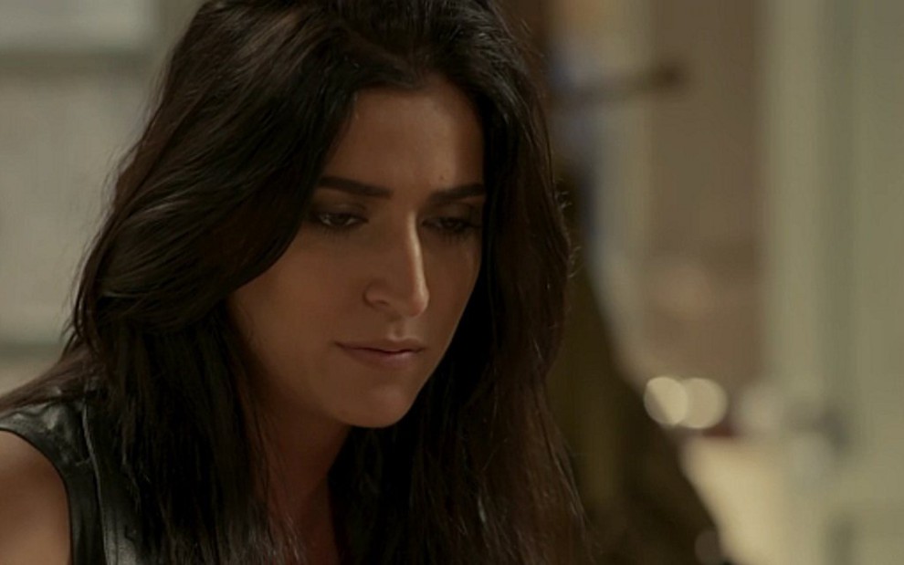 Maria Joana (Carol) em cena de Sol Nascente; personagem se virará contra o vilão - Reprodução/TV Globo