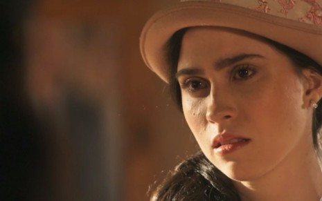 Olivia Torres (Tereza) em cena de Tempo de Amar; filha da vilã levará golpe do marido - Reprodução/TV Globo
