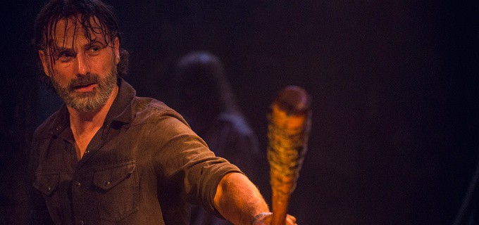 Andrew Lincoln na oitava temporada de Walking Dead, em cena de episódio exibido ontem (18) - Imagens: Divulgação/AMC