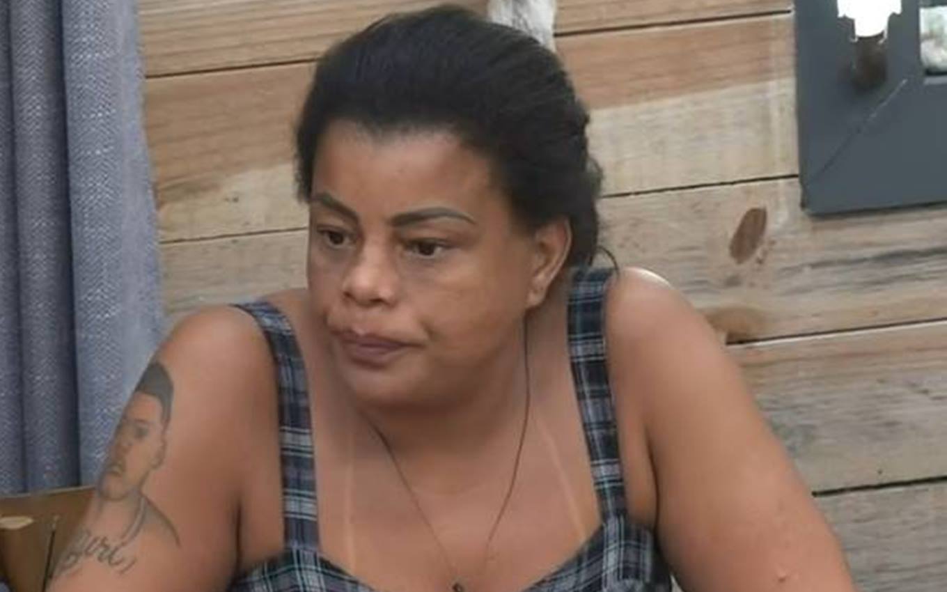 Tati Quebra Barraco diz que fez sexo dentro da lixeira do prédio antes