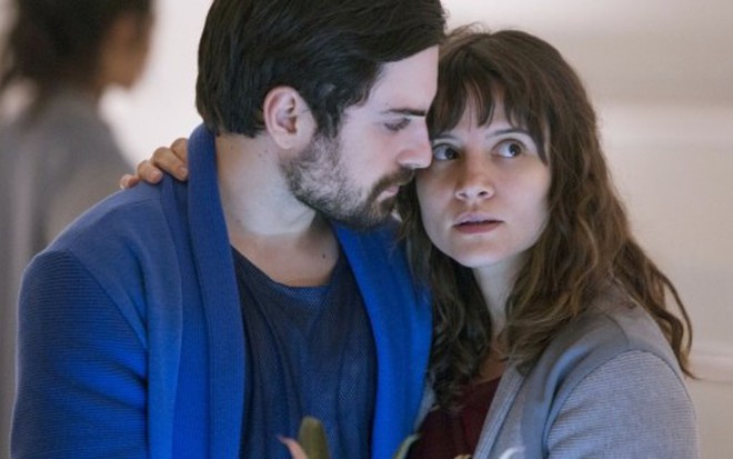 Rodolfo Valente e Bianca Comparato em cena da primeira temporada de 3% - Pedro Saad/Netflix