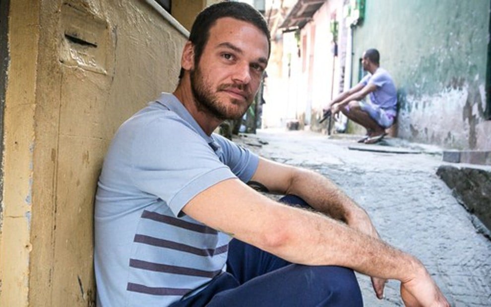 Emilio Dantas tem feito sucesso na pele do traficante Rubinho, da novela A Força do Querer - Raquel Cunha/TV Globo