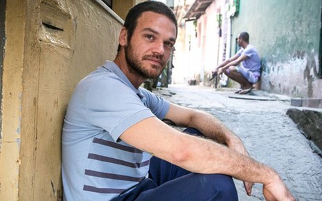 Emilio Dantas tem feito sucesso na pele do traficante Rubinho, da novela A Força do Querer - Raquel Cunha/TV Globo