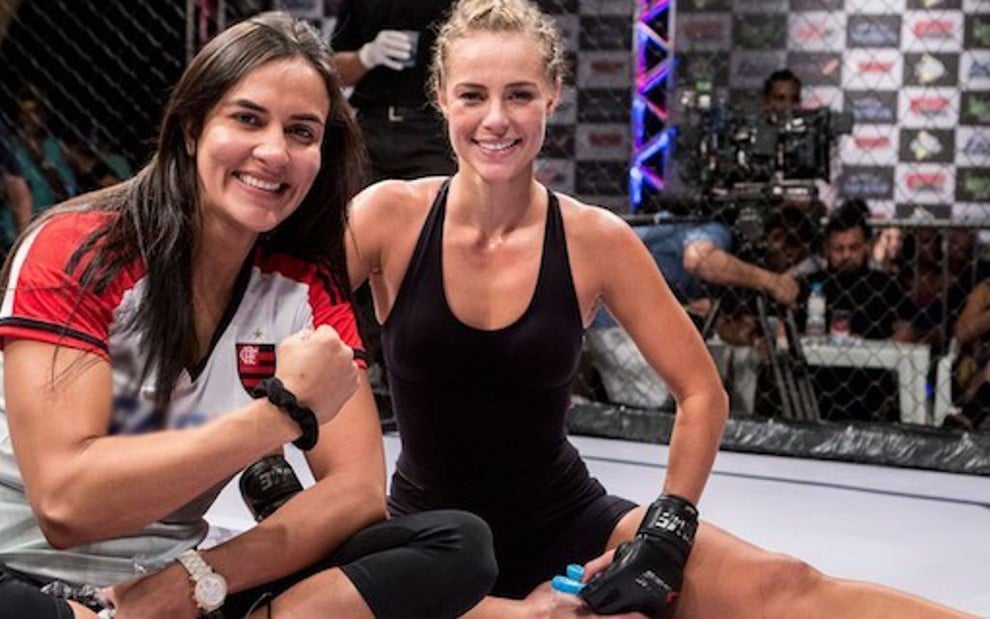 A lutadora Erica Paes treinou Paolla Oliveira para as cenas de MMA de A Força do Querer - Reprodução/TV Globo