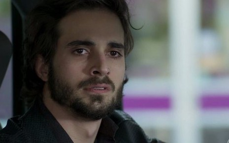 Ruy (Fiuk) em cena de A Força do Querer; playboy sairá disposto a matar rival na novela - Reprodução/TV Globo