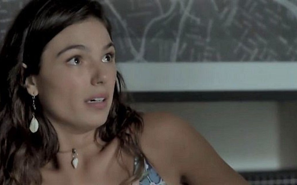 Ritinha (Isis Valverde) é surpreendida por Ruy (Fiuk) no capítulo de sábado (30) da novela - Reprodução/TV Globo