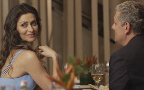 Joyce (Maria Fernanda Cândido) terá encontro romântico com Leandro (Marcello Airoldi) - Fotos Reprodução/TV Globo