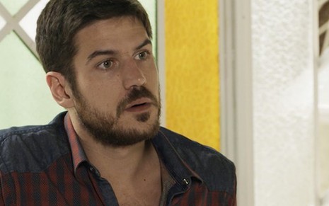 Zeca (Marco Pigossi) descobrirá paternidade e vencerá fobia de rio para ir atrás do filho - Reprodução/TV Globo