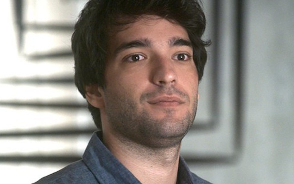 Humberto Carrão (Tiago) pensará que matou namorada em alto-mar na novela A Lei do Amor - Reprodução/TV Globo