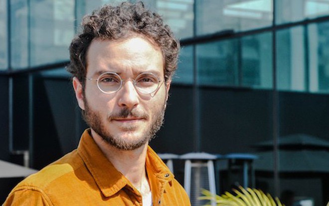 Intérprete do Elio de A Lei do Amor, João Campos abandonou o jornalismo para atuar - Mauricio Fidalgo/TV Globo