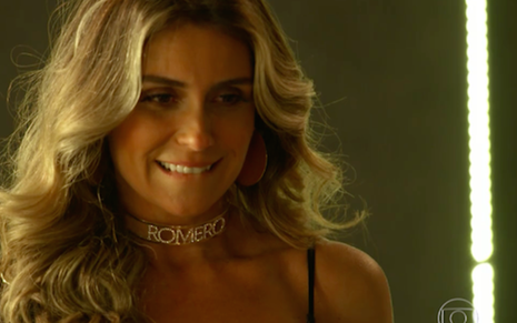 Giovanna Antonelli (Atena) usa sedução para escapar da morte em A Regra do Jogo - Reprodução/TV Globo