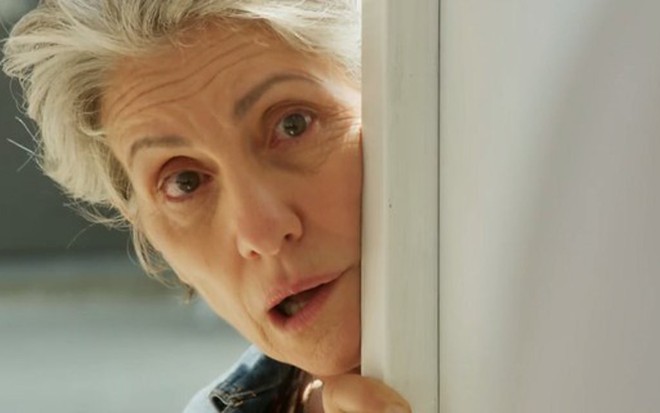 Cassia Kis em cena de A Regra do Jogo em que descobre que Zé Maria é bandido - Reprodução/TV Globo
