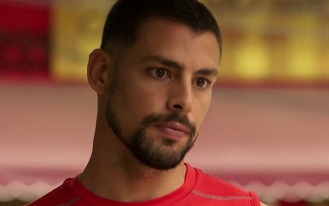 Cauã Reymond (Juliano) em cena da novela A Regra do Jogo, da TV Globo - Reprodução/TV Globo