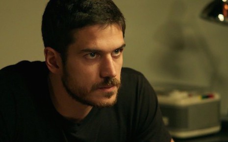 Marco Pigossi (Dante) em cena de A Regra do Jogo, novela das nove da Globo - Reprodução/TV Globo