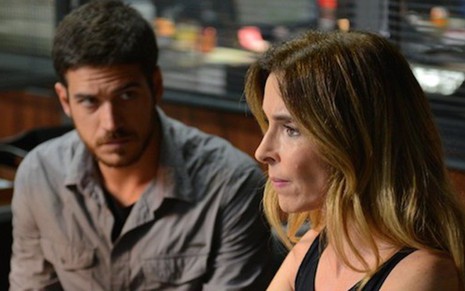 Marco Pigossi (Dante) e Deborah Evelyn (Kiki) em cena que irá ao ar hoje (4) na novela - Reprodução/TV Globo