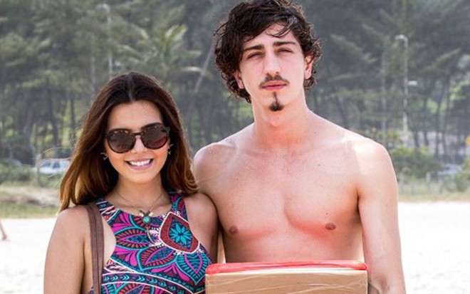 Giovanna Lancellotti (Luana) e Johnny Massaro (Cesário) em A Regra do Jogo, da Globo - Divulgação/TV Globo