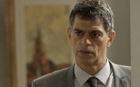 Eduardo Moscovis (Orlando) em cena de A Regra do Jogo; vilão vai morrer na novela das nove - Reprodução/TV Globo