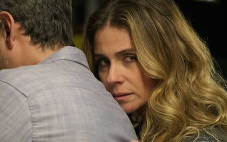 Giovanna Antonelli (Atena) em cena de A Regra do Jogo com Alexandre Nero (Romero)  - Reprodução/TVGlobo