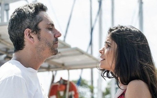 Alexandre Nero (Romero) e Vanessa Giácomo (Toia) em cena de A Regra do Jogo, da Globo - Reprodução/TV Globo