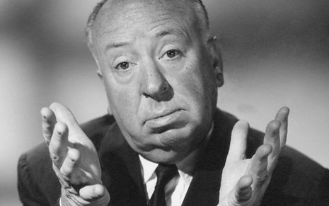 O diretor Alfred Hitchcock, considerado o 'Mestre do Suspense', tem filmes clássicos no Now - Fotos de Divulgação