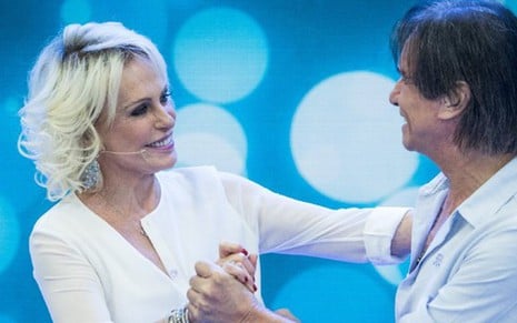 Roberto Carlos corteja Ana Maria Braga no Mais Você da última sexta-feira (18) - João Cotta/TV Globo