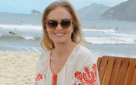 Angélica em gravação do Estrelas, em praia do Rio de Janeiro, na edição do último dia 19  - Deborah Montenegro/TV Globo