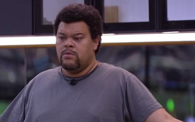 Babu Santana na cozinha da Xepa do BBB20 nesta sexta-feira (10)