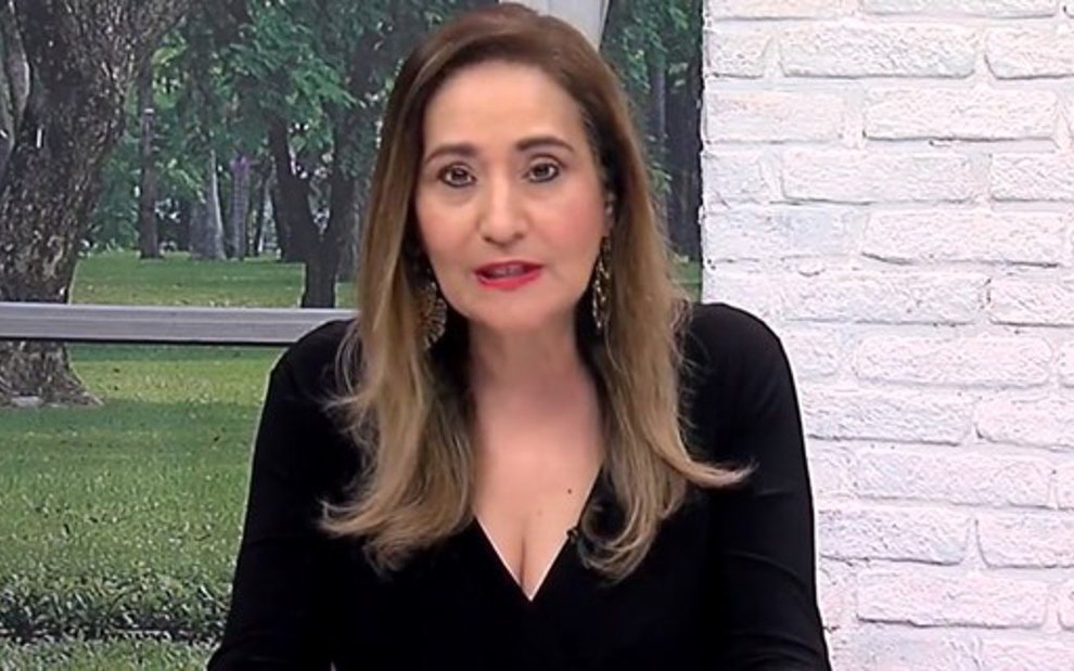 Sonia Abrão no comando do A Tarde É Sua de quinta-feira (6)