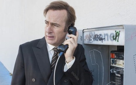 Bob Odenkirk na série Better Call Saul, que traz a jornada do advogado Jimmy McGill pré-Breaking Bad - Divulgação/AMC