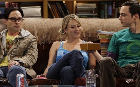 Johnny Galecki (à esq), Kaley Cuoco e Jim Parsons, as estrelas da comédia Big Bang Theory - Divulgação/CBS