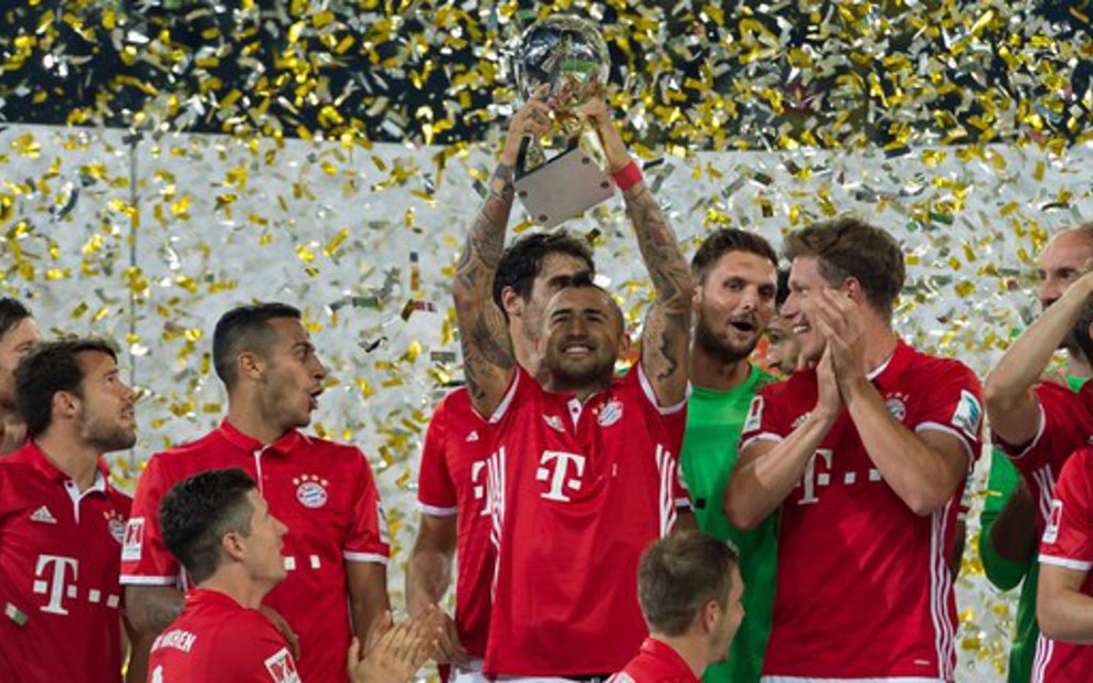 Jogadores do Bayern de Munique festejam a Supercopa da Alemanha, no último dia 14 - Guido Kirchner/Bundesliga