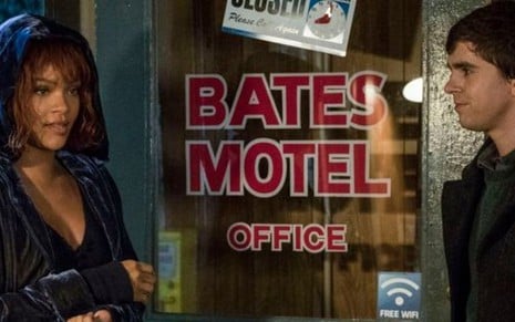 Rihanna e Freddie Highmore se encontram pela primeira vez em Bates Motel: vítima famosa - Imagens de Divulgação