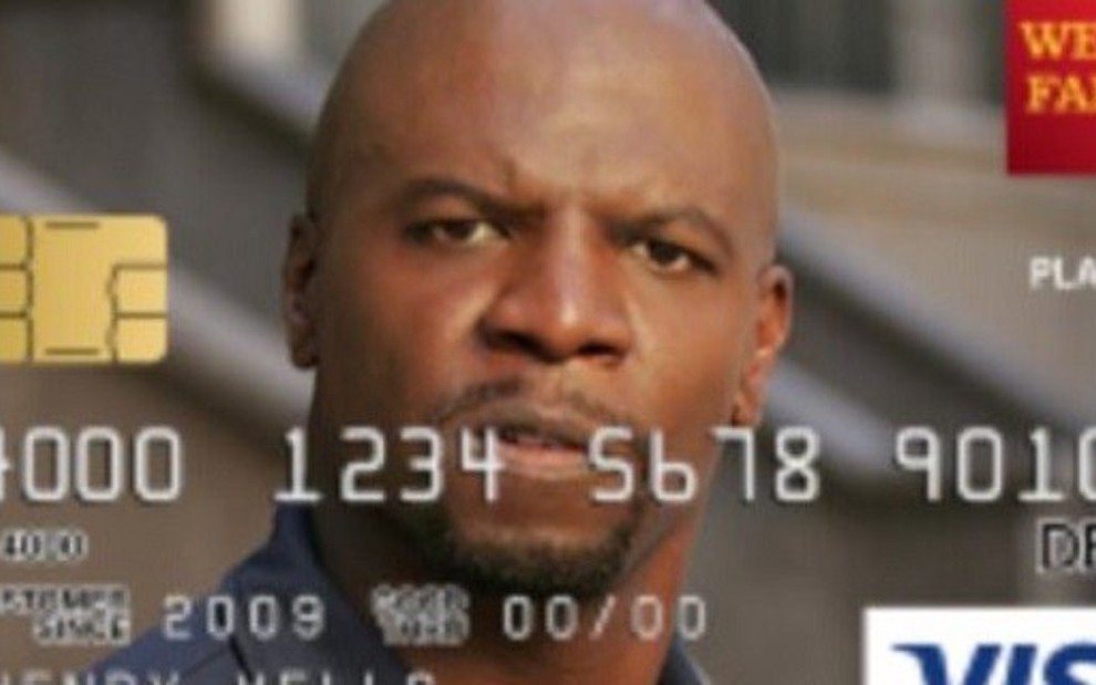 Foto do personagem Julius (Terry Crews) estampa cartão de débito de uma norte-americana - Reprodução/Twitter