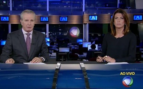 Celso Freitas e Janine Borba na bancada do Jornal da Record de ontem (1º) - Reprodução/TV Record