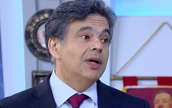 Marco Gonçalves no Cidade Alerta de 29 de março, quando a Simba declarou guerra à TV paga - Reprodução/RecordTV