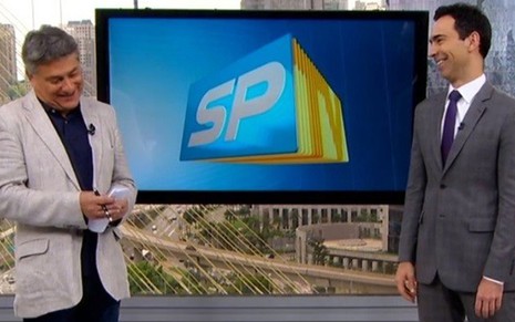 Cléber Machado e Cesar Tralli se estranham  durante o SP TV 1ª Edição de segunda (5) - Reprodução/Globo