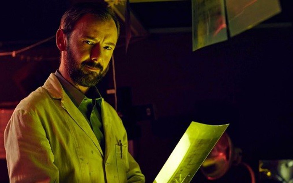 O ator John Simm em Code of a Killer; minissérie conta o surgimento do teste de DNA - Divulgação/ITV
