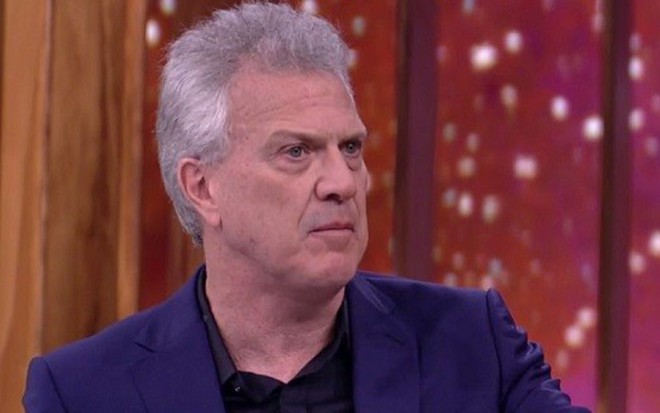 Pedro Bial na edição do Conversa exibida na madrugada de hoje (24), sobre feminismo - Reprodução/TV Globo
