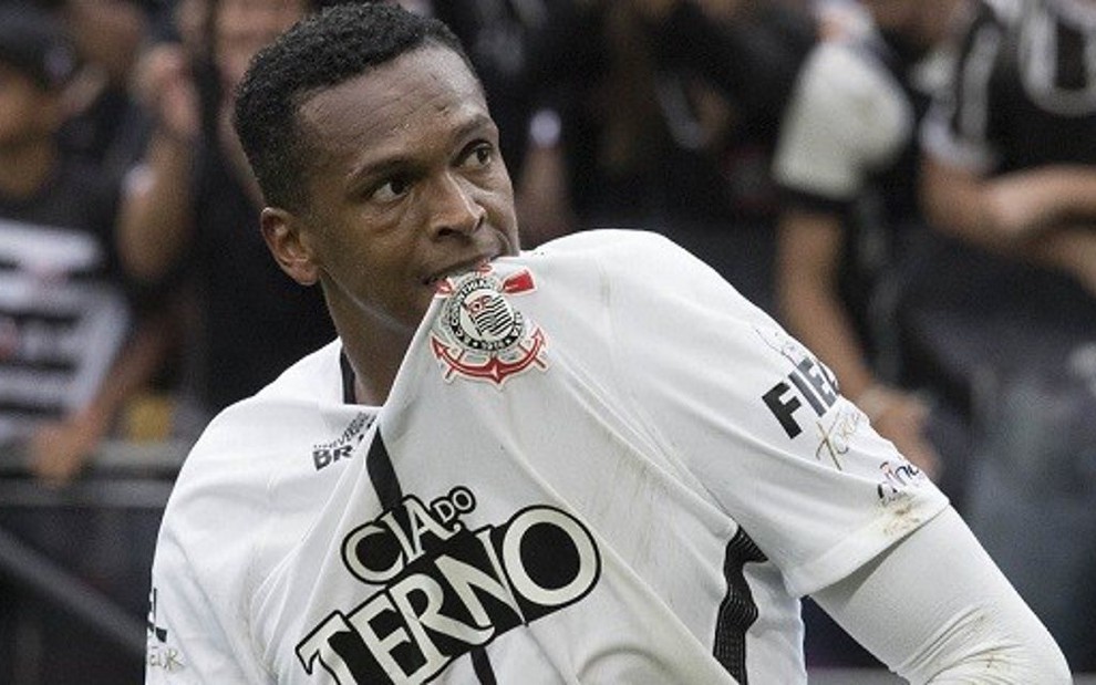 O atacante Jô, do Corinthians, comemora gol durante vitória sobre o Palmeiras no domingo (5) - Daniel Augusto Jr./Ag. Corinthians