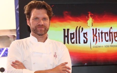 O chef Carlos Bertolazzi comanda o Hell's Kitchen - Cozinha sob Pressão, do SBT - Leonardo Nones/SBT
