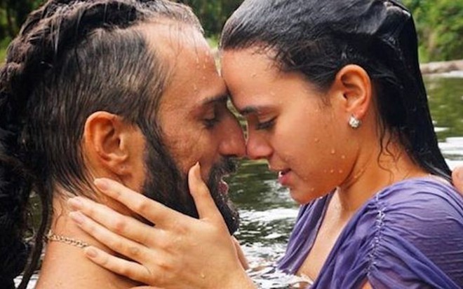 José Fidalgo terá cenas quentes com Bruna Marquezine nos primeiros capítulos da trama - Reprodução/TV Globo