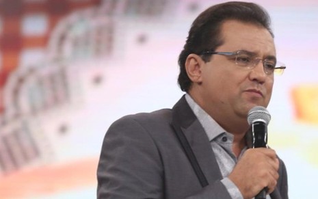 Geraldo Luis, apresentador do Domingo Show, que terá duração reduzida para duas horas - Divulgação/RecordTV